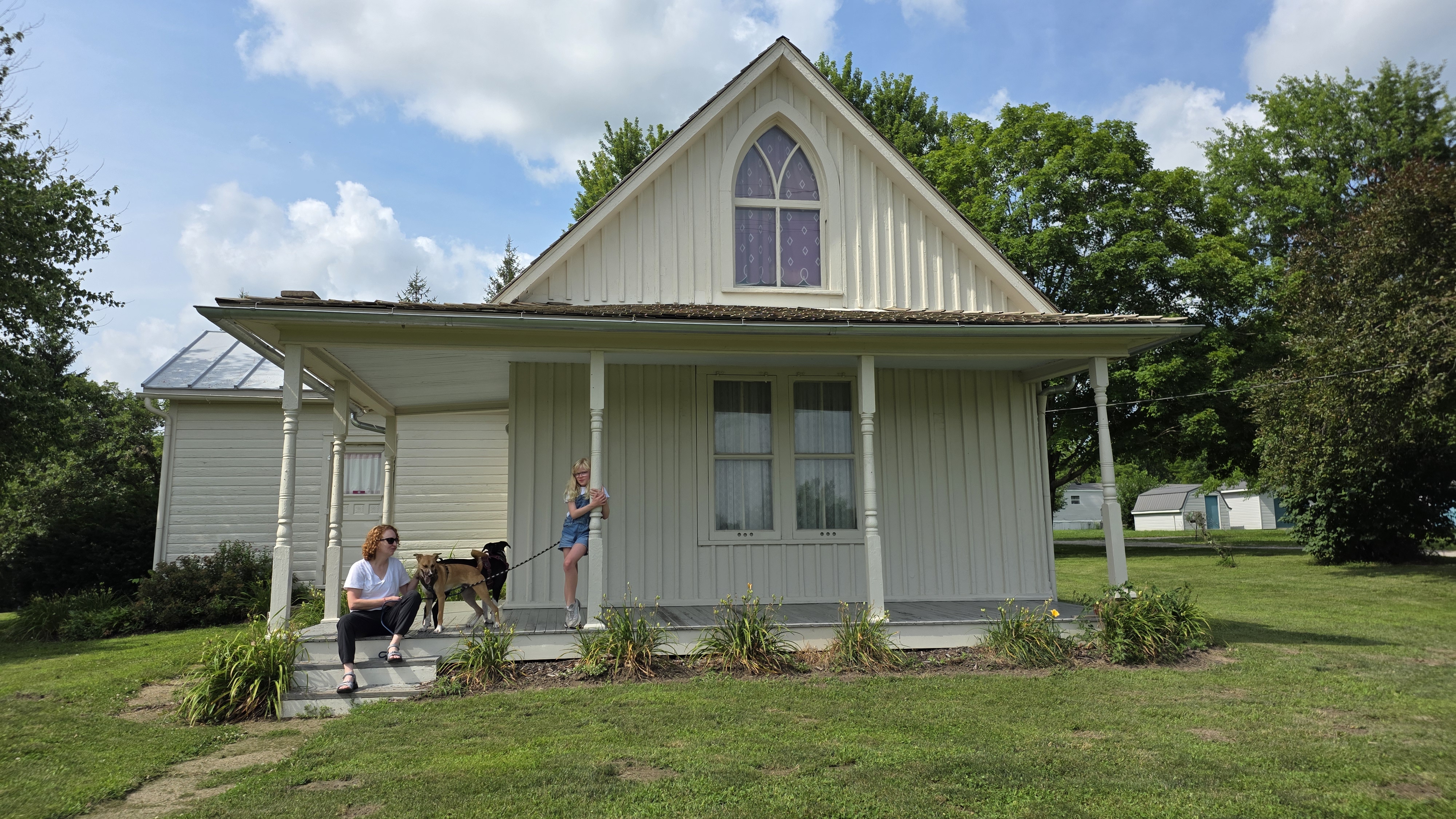 Linda Camilla and Two Pups at American Gothic house